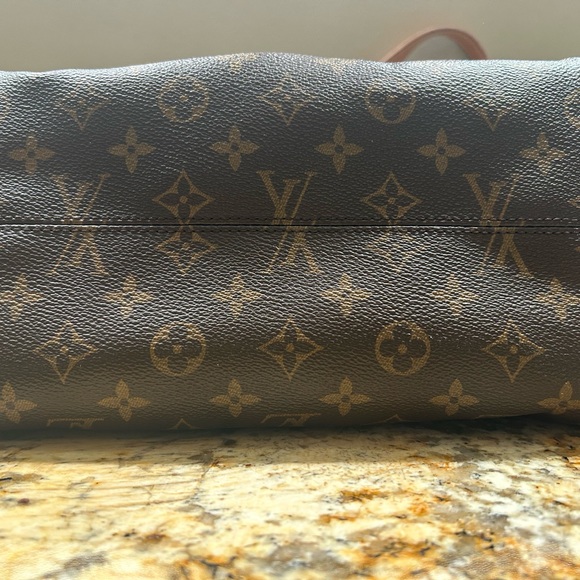 Louis Vuitton Totally MM bag - Picture 5 of 12